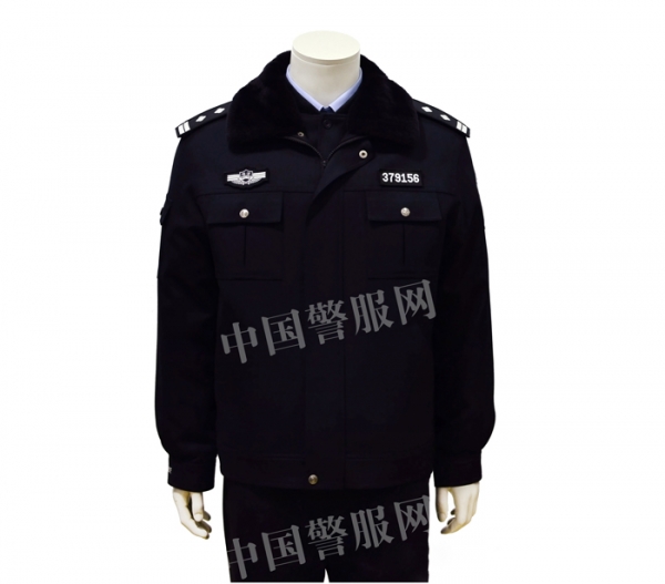 警察冬执勤服
