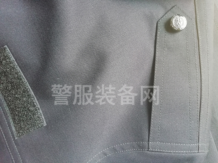 警服细节图