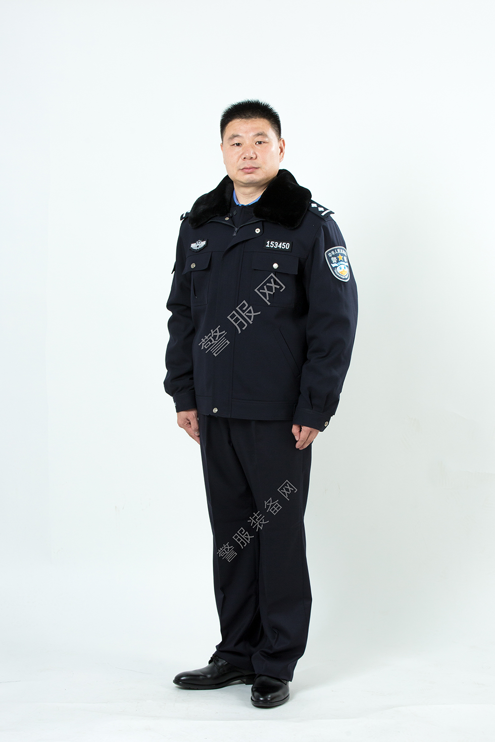 警察冬执勤服