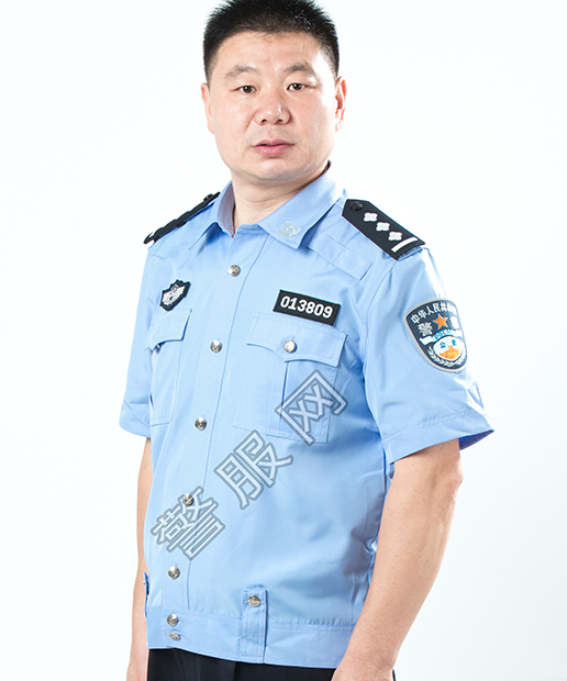 警察服装穿着也是有标准