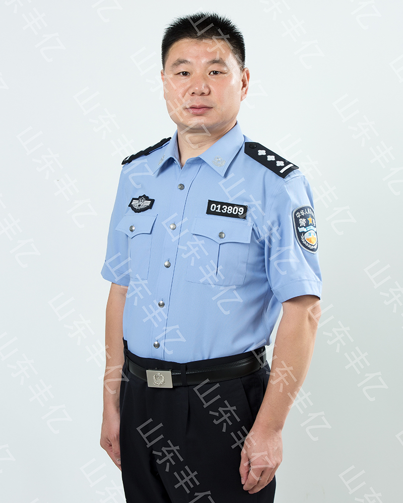 警服材质选择有何讲究